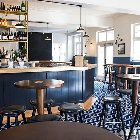 Blues Point Hotel Сидни Екстериор снимка